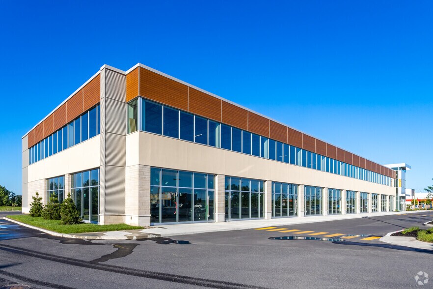 2369 Ch De Chambly, Carignan, QC à louer - Photo de l’immeuble – Image 2 sur 3