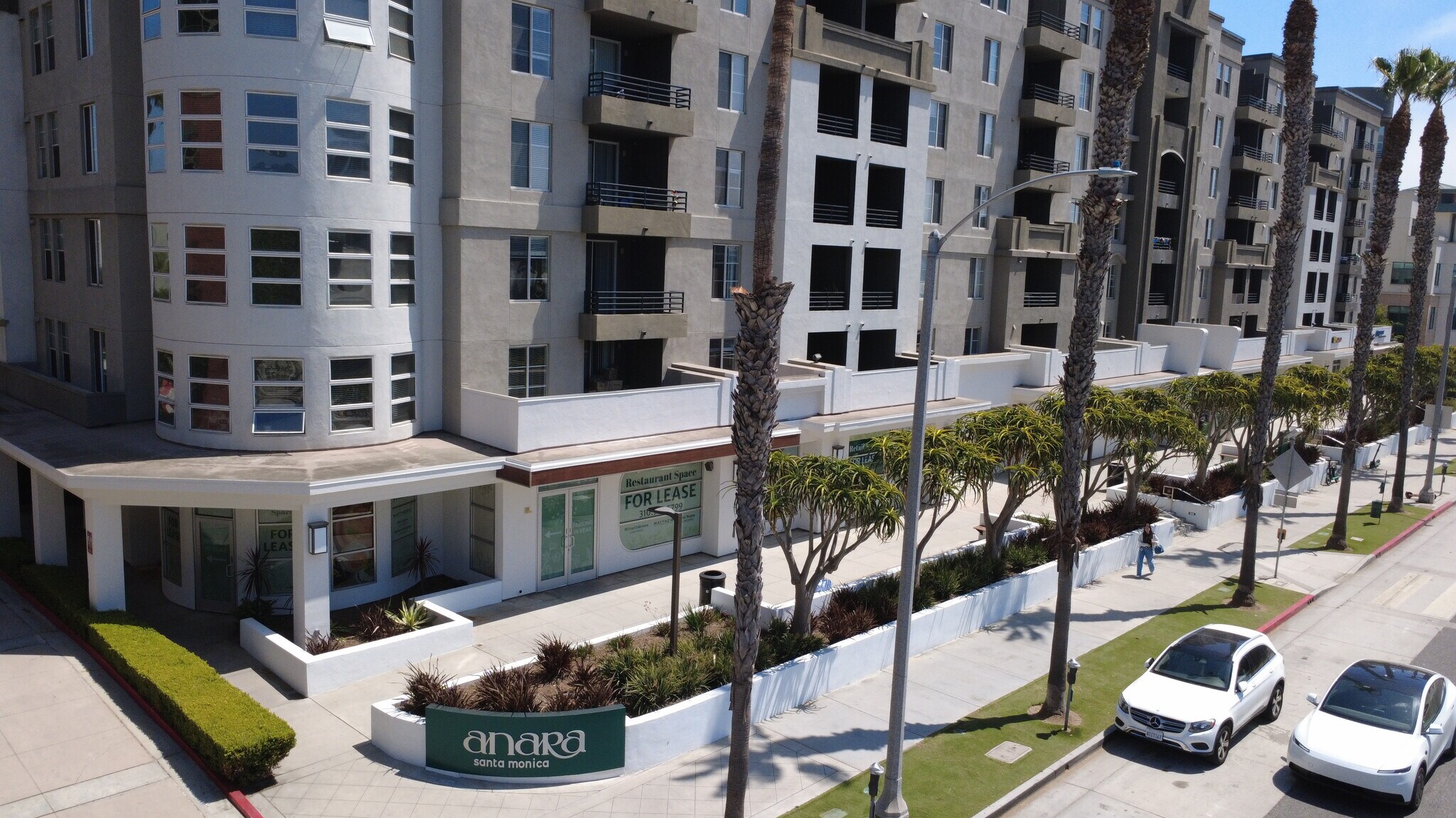 2200 Colorado Ave, Santa Monica, CA à louer Photo de l’immeuble– Image 1 sur 5