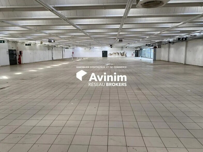 Local commercial dans Brassac-les-Mines à louer - Photo intérieure – Image 2 sur 6