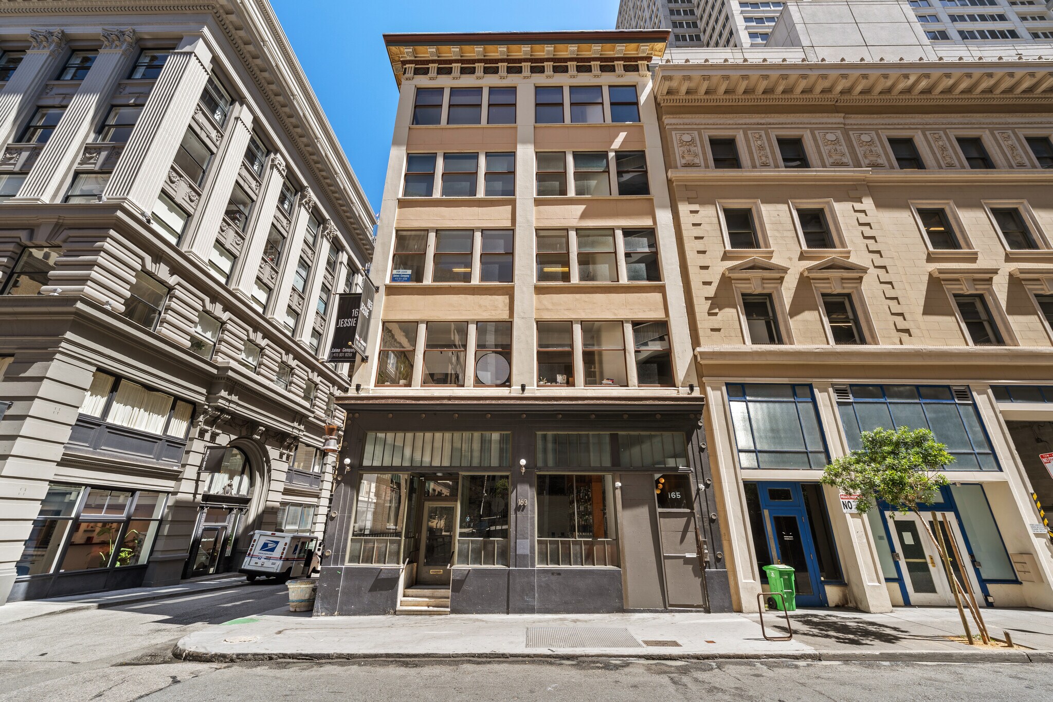 165 Jessie St, San Francisco, CA à louer Photo de l’immeuble– Image 1 sur 16