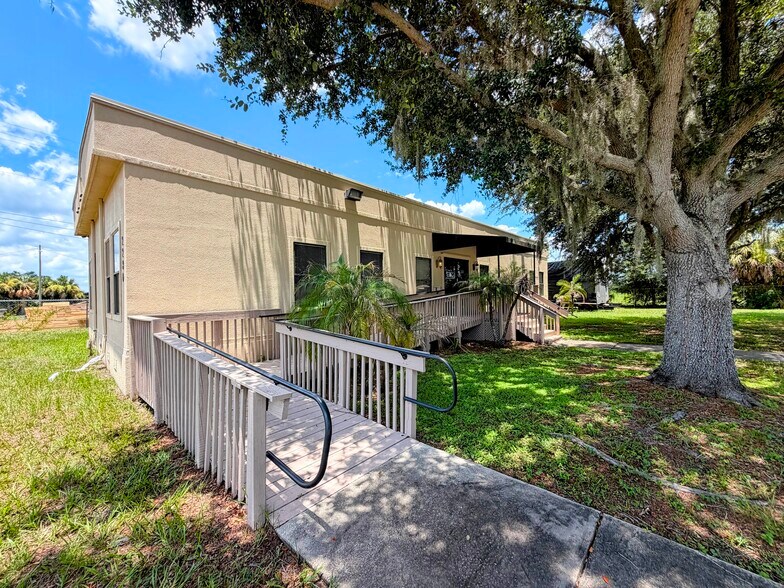 2290 E Us-92, Plant City, FL à vendre - Photo de l’immeuble – Image 2 sur 12