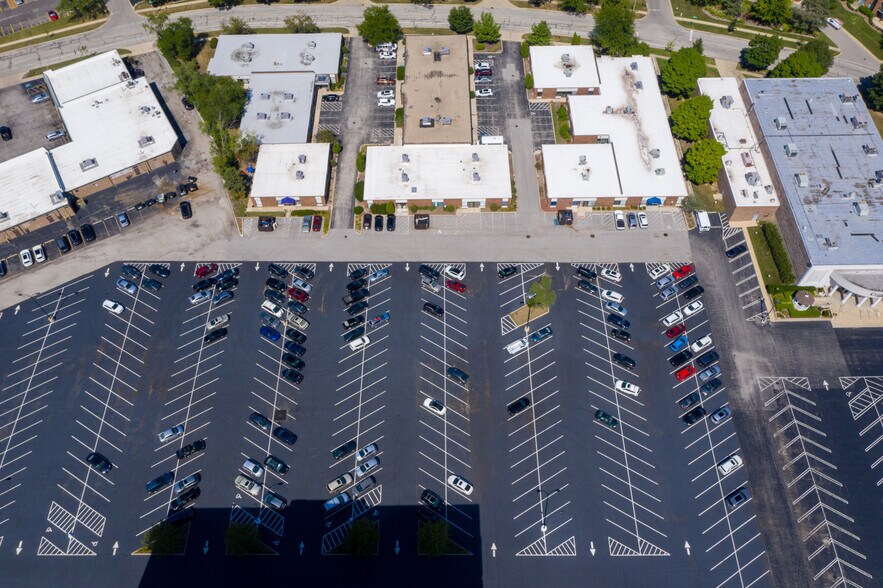 865-909 E Wilmette Rd, Palatine, IL à louer - Photo de l’immeuble – Image 2 sur 19