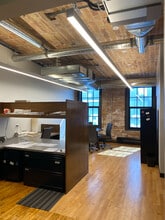 215 W Ontario St, Chicago, IL à louer Photo de l’immeuble– Image 1 sur 8