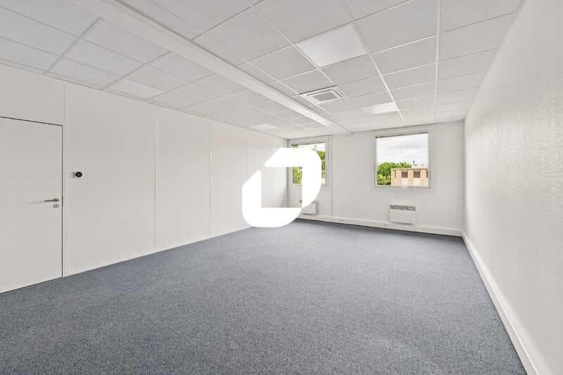 Bureau dans Tremblay-en-France à louer - Photo intérieure – Image 3 sur 13