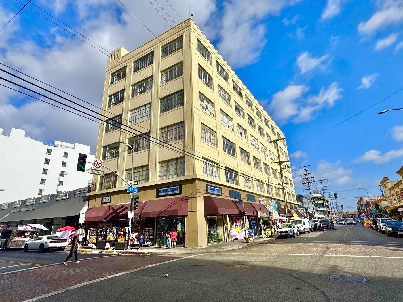 1048 Santee St, Los Angeles, CA à louer Photo principale– Image 1 sur 11