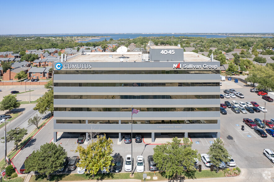 4045 NW 64th St, Oklahoma City, OK à louer - Photo de l’immeuble – Image 1 sur 27