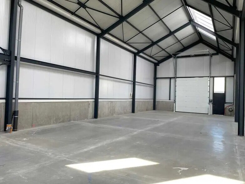 Industriel/Logistique dans Toussieu à vendre - Photo de l’immeuble – Image 1 sur 5