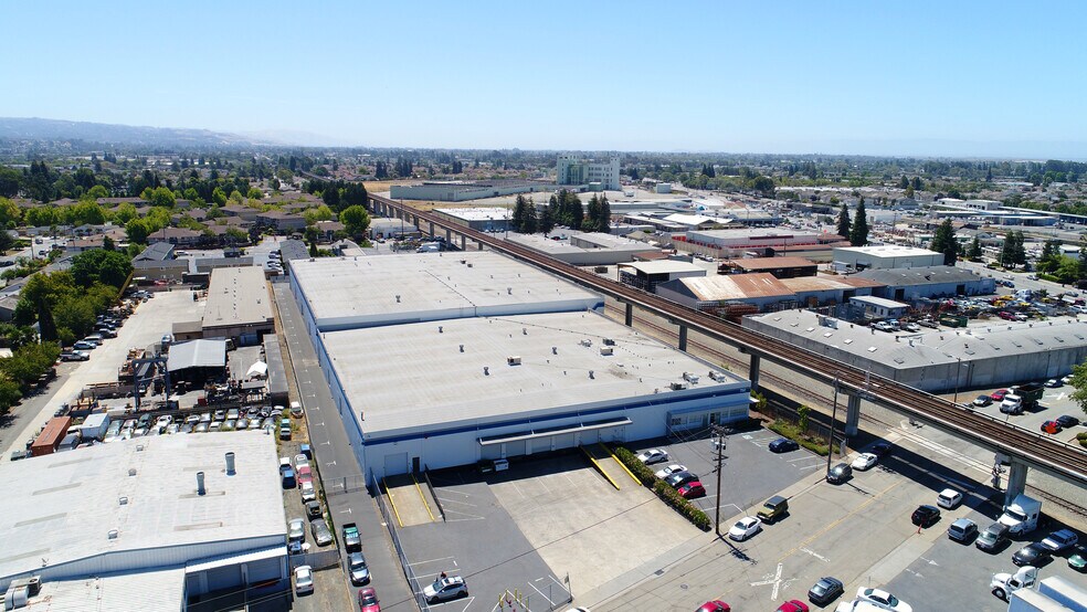 750 139th Ave, San Leandro, CA à louer - Photo de l’immeuble – Image 3 sur 6