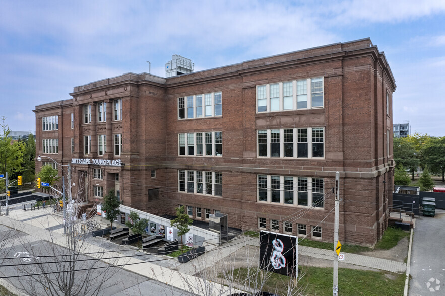 180 Shaw St, Toronto, ON à vendre - Photo principale – Image 1 sur 3