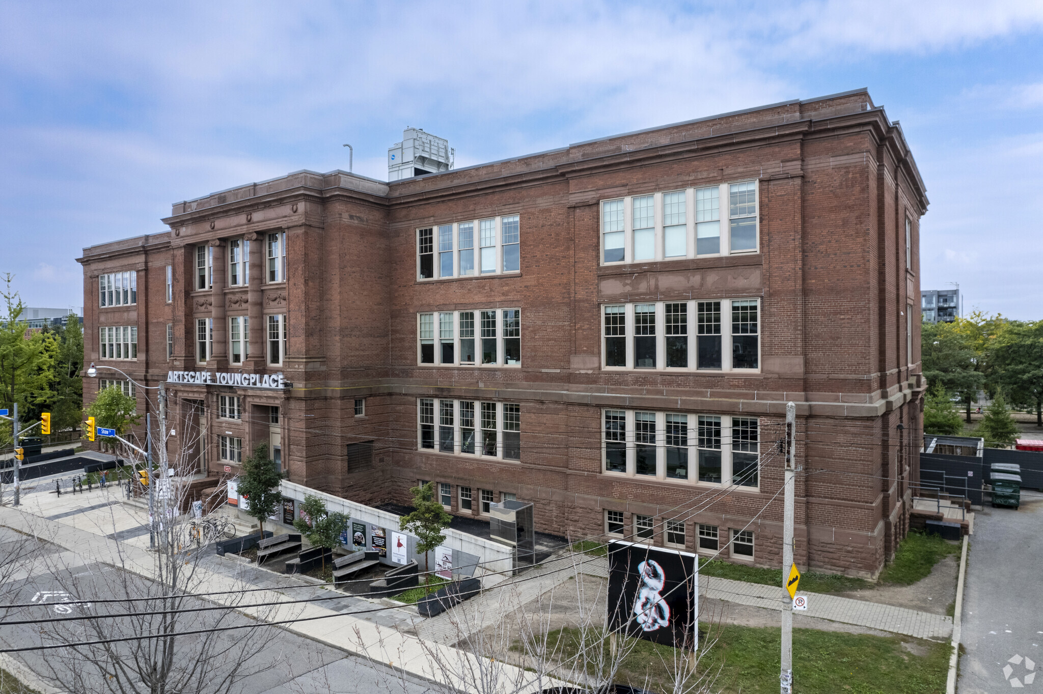 180 Shaw St, Toronto, ON à vendre Photo principale– Image 1 sur 4