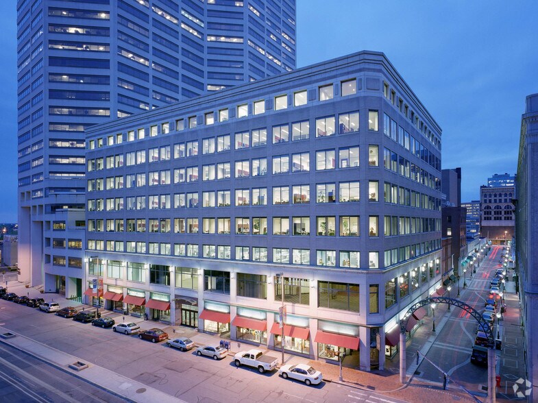 242 Trumbull St, Hartford, CT à louer - Photo de l’immeuble – Image 1 sur 7