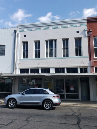 Plus de détails pour 106 E Court St, Seguin, TX - Bureau à louer