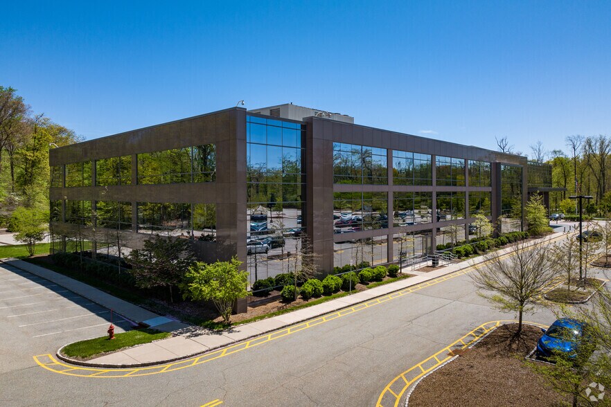 14 Sylvan Way, Parsippany, NJ à louer - Photo de l’immeuble – Image 2 sur 7