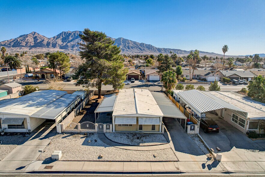 270 Sir Richard East Dr, Las Vegas, NV à vendre - Photo principale – Image 1 sur 2