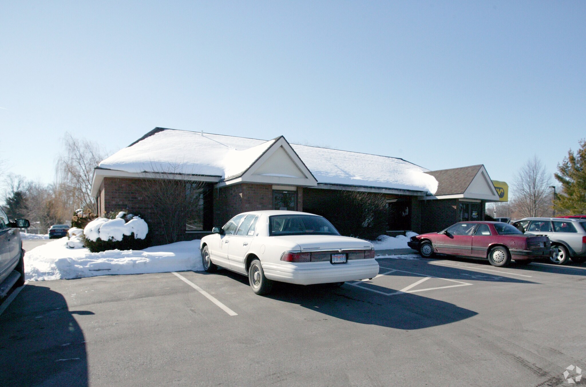 10402 & 10432 Chicago Dr portefeuille de 2 biens à vendre sur LoopNet.fr Photo principale– Image 1 sur 3