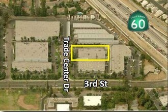3240-3260 Trade Center Dr, Riverside, CA - VUE AÉRIENNE  vue de carte