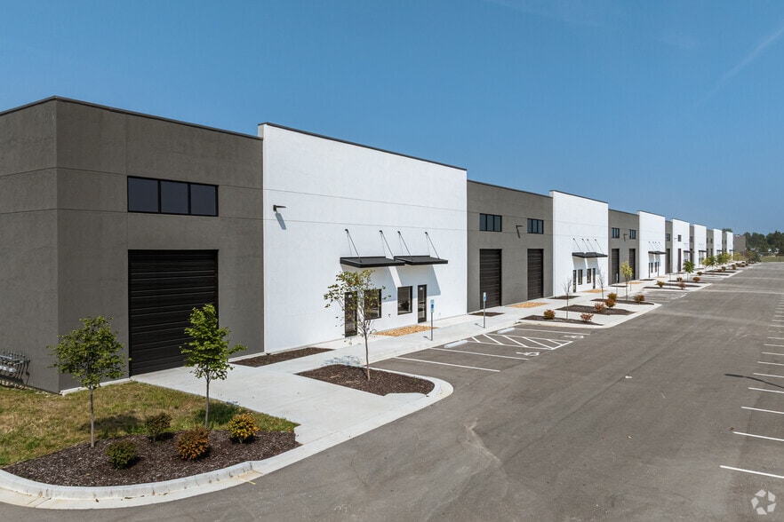 600 Maguire Boulevard, Lee's Summit, MO à louer - Photo principale – Image 2 sur 5