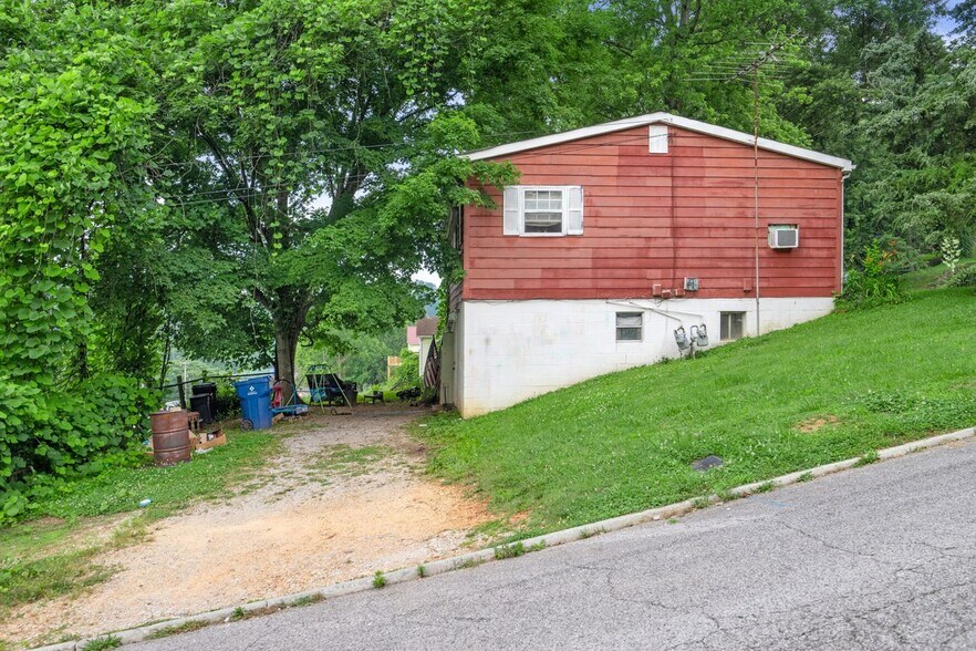 530 Sewanee St, Harriman, TN à vendre - Photo de l’immeuble – Image 3 sur 3