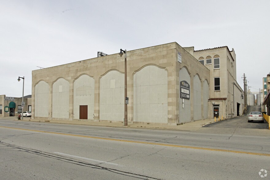 3831 W Wells St, Milwaukee, WI à vendre - Photo principale – Image 1 sur 4