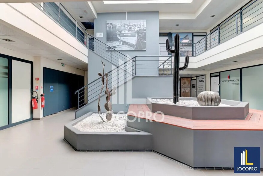 Bureau dans SOPHIA ANTIPOLIS à louer - Photo de l’immeuble – Image 2 sur 6