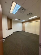 9610-9640 W Tropicana Ave, Las Vegas, NV à louer Photo intérieure– Image 2 sur 9