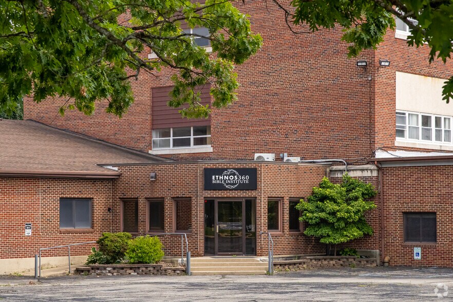 1210 E Michigan Ave, Jackson, MI à vendre - Photo de l’immeuble – Image 3 sur 9