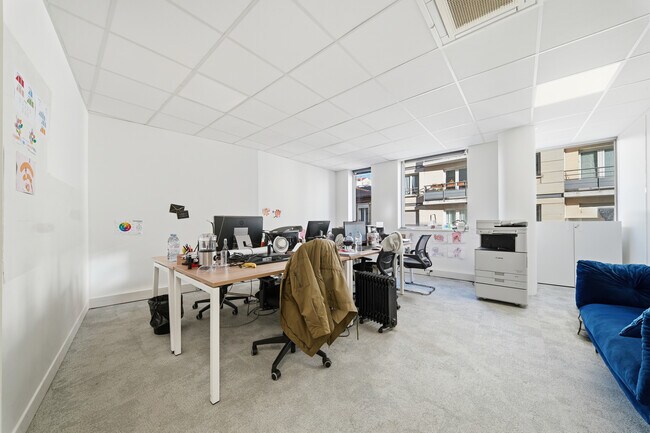 Plus de détails pour Bureau à vendre