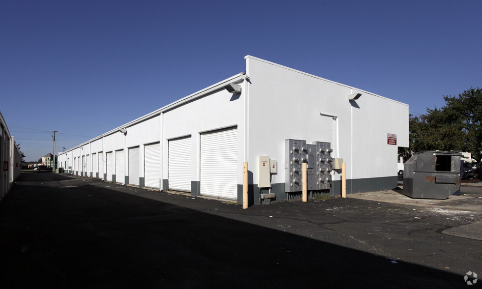 3035-3099 PS Business Center Dr, Woodbridge, VA à louer - Photo de l’immeuble – Image 3 sur 6