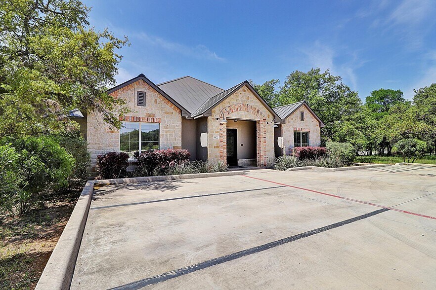8122 Whisper Oak, San Antonio, TX à louer - Photo de l’immeuble – Image 3 sur 10