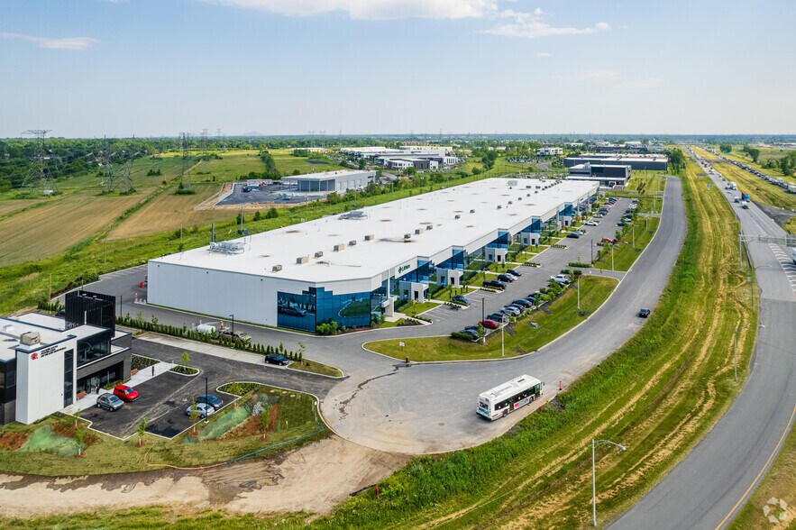 960-1000 Rue Parent, St-Bruno-de-Montarville, QC à louer - Aérien – Image 3 sur 3