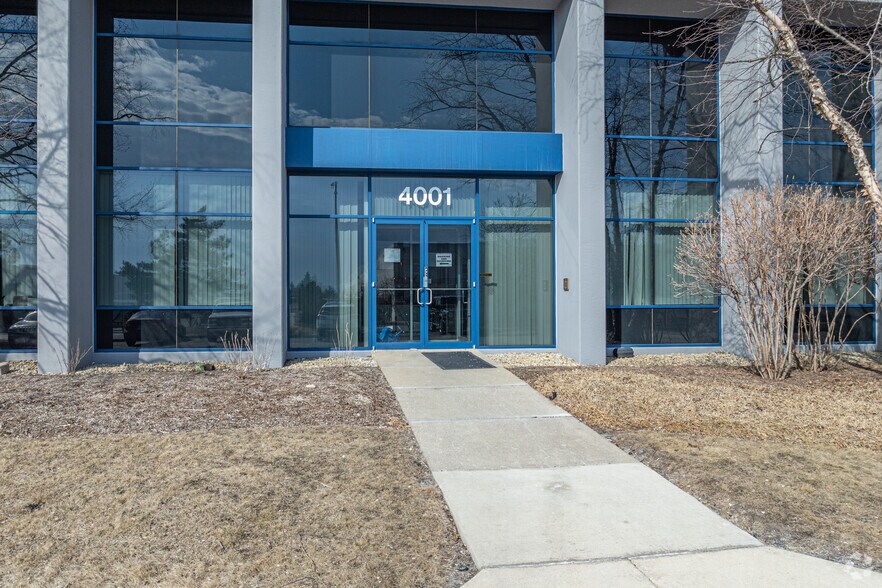 4001-4021 Rock Creek Blvd, Joliet, IL à louer - Photo de l’immeuble – Image 2 sur 5