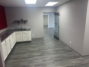 2355 Belmont Center Dr NE, Belmont, MI à louer Photo intérieure– Image 2 sur 6