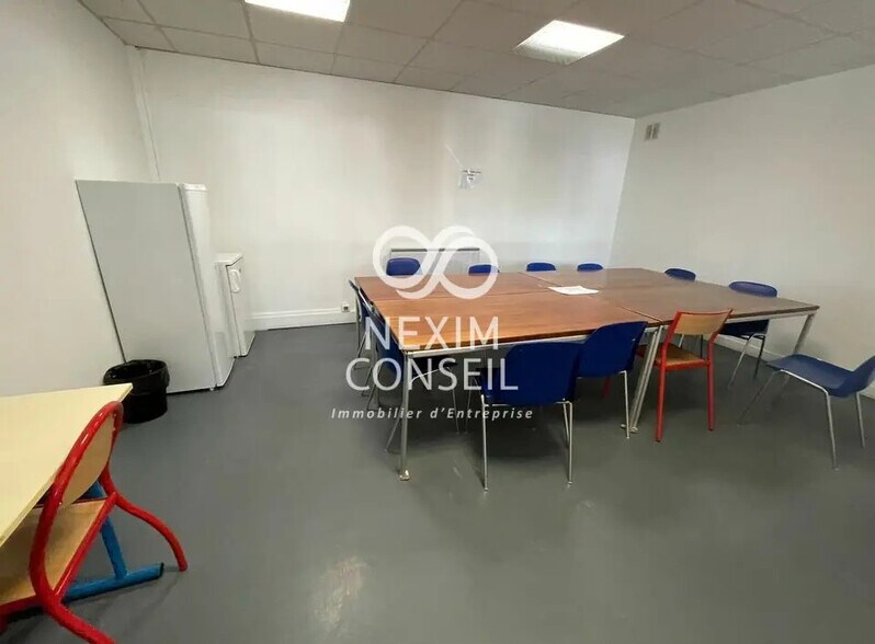 Bureau dans Argenteuil à louer - Photo principale – Image 1 sur 8