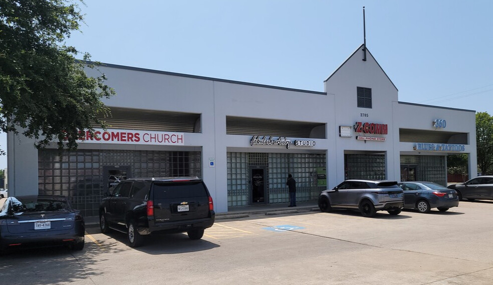 2705 S Cooper St, Arlington, TX à louer - Photo de l’immeuble – Image 2 sur 8