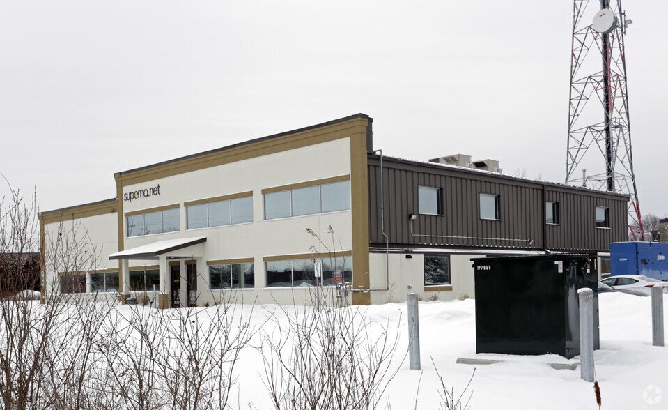 104 Schneider Rd, Ottawa, ON à louer - Photo de l’immeuble – Image 3 sur 3