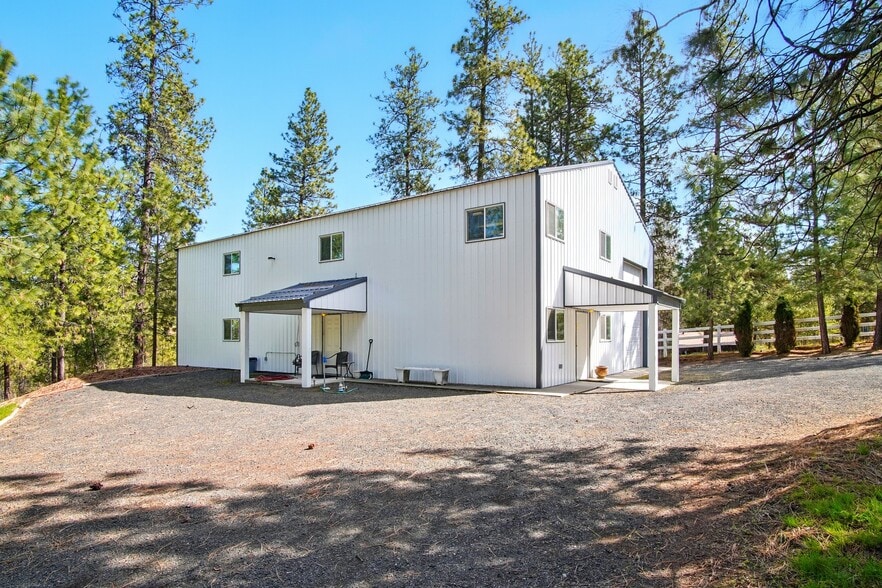 21203 W Beechwood Rd, Medical Lake, WA à vendre - Photo de l’immeuble – Image 3 sur 12