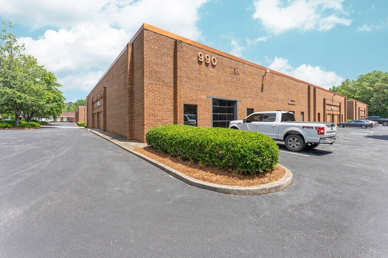 990 Norcross Industrial Ct, Norcross, GA à louer - Photo de l’immeuble – Image 3 sur 7