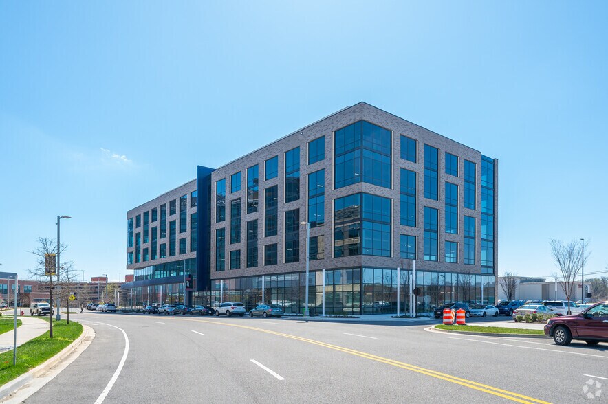950 Harry S Truman Dr N, Largo, MD à louer - Photo de l’immeuble – Image 2 sur 5