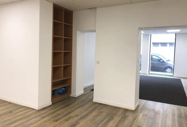 Plus de détails pour Local commercial à vendre