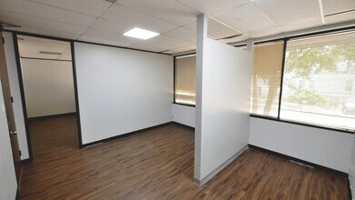 800 Tully Rd, Houston, TX à louer Photo intérieure– Image 1 sur 3
