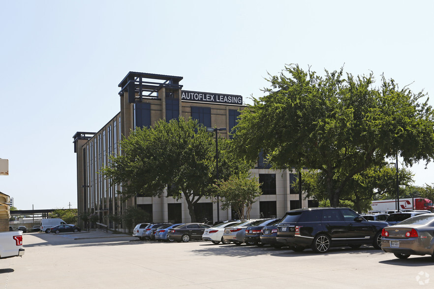 558 S Central Expy, Richardson, TX à vendre - Photo de l’immeuble – Image 2 sur 20