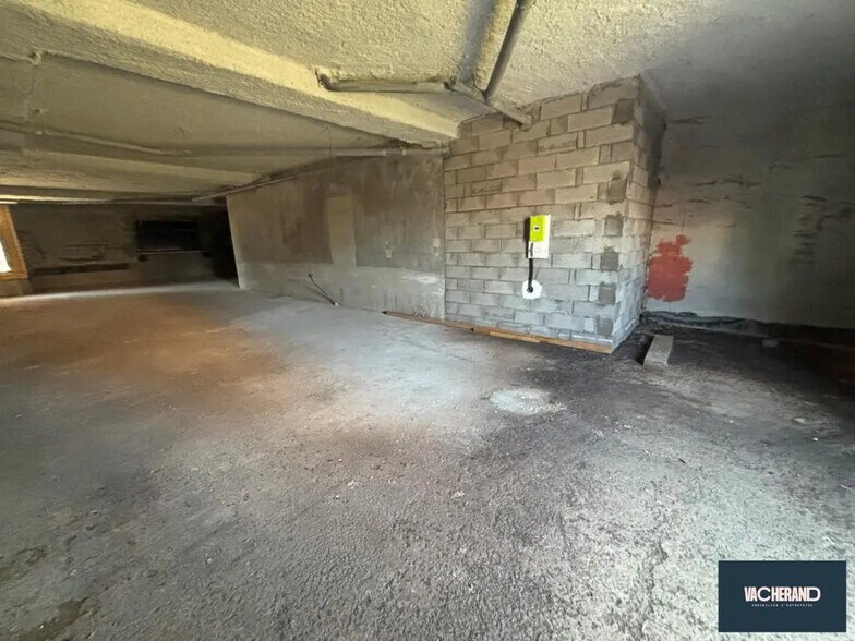 Local commercial dans Aulnoy-lez-Valenciennes à vendre - Photo de l’immeuble – Image 3 sur 5