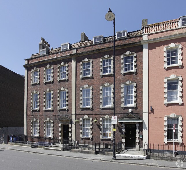 15-16 Brunswick Sq, Bristol à louer - Photo de l’immeuble – Image 2 sur 7