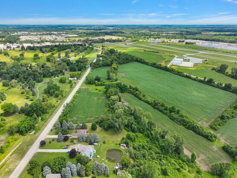 67800-67990 Powell Rd, Washington, MI à vendre - Photo de l’immeuble – Image 3 sur 4
