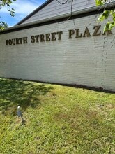 118 S Rogers St, Bloomington, IN à louer Photo de l’immeuble– Image 1 sur 8