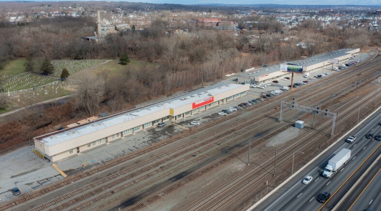 301 Concord St, Pawtucket, RI à louer - Photo de l’immeuble – Image 2 sur 12