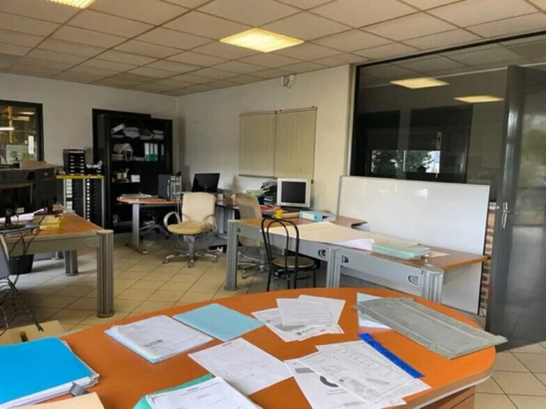 Bureau dans Villeneuve-Saint-Germain à louer - Photo de l’immeuble – Image 3 sur 4