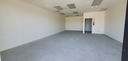 14895 Bear Valley Rd, Hesperia, CA à louer Photo intérieure– Image 2 sur 4