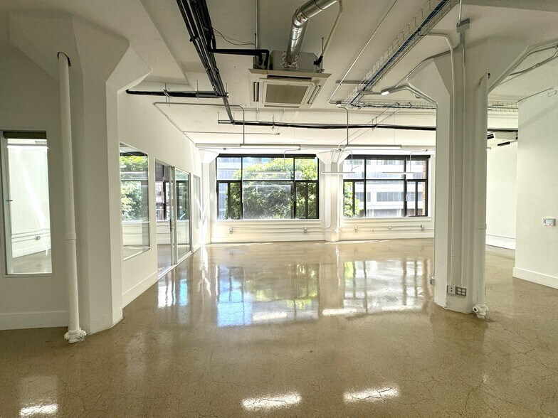 731-733 S Spring St, Los Angeles, CA à louer - Photo de l’immeuble – Image 3 sur 15