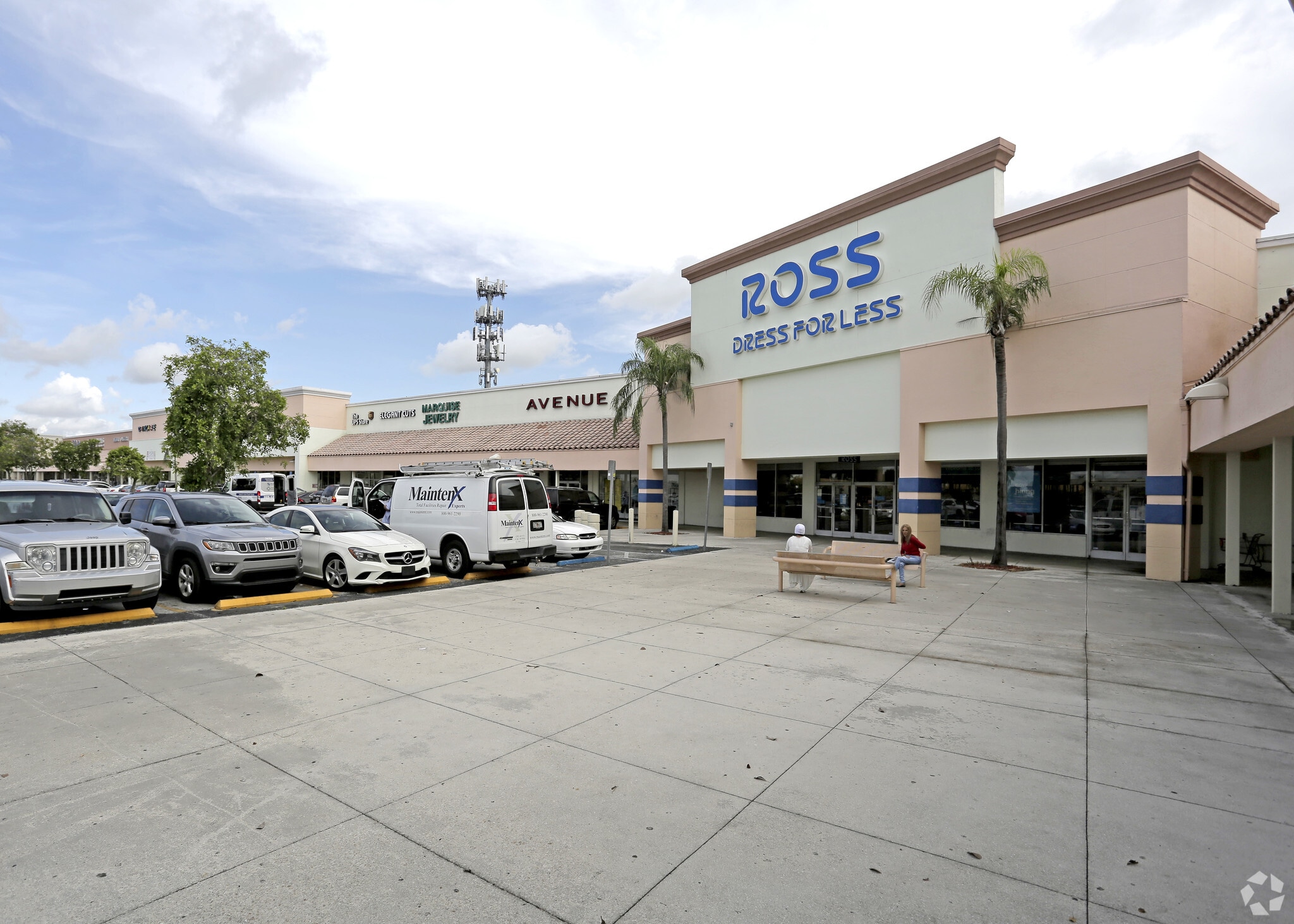 8479-8621 Coral Way, Miami, FL à louer Photo principale– Image 1 sur 7